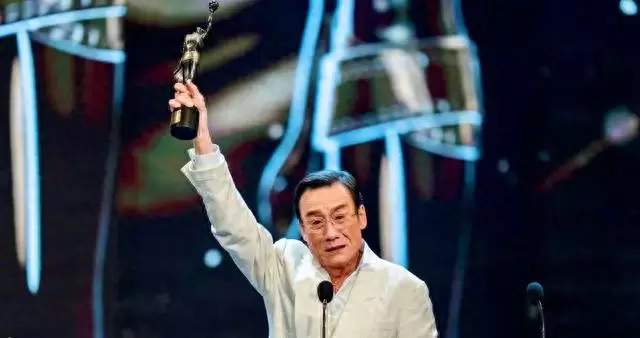 梁家辉第五次获金像奖影帝,《捕风影》成其表演新标杆 | 资讯配图 梁家辉第五次获金像奖影帝,《捕风影》成其表演新标杆 | 资讯配图