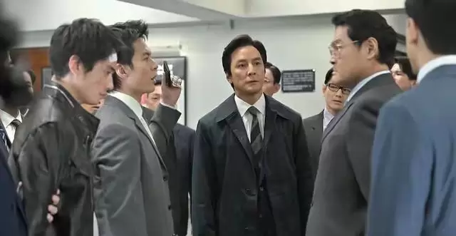 《寒战1994》与《10间敢死队》对比引发导演信任度讨论 | 相关图片