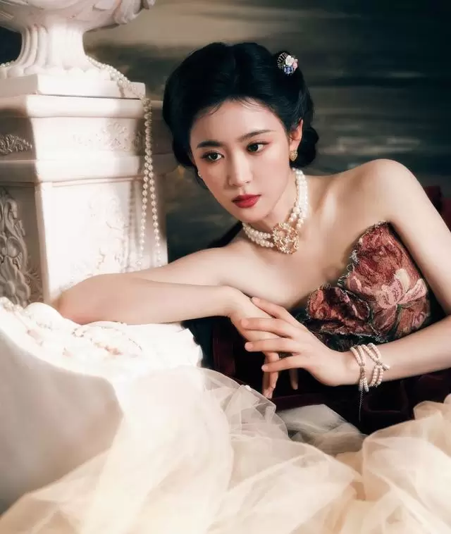 翟一莹张晋宜侯呈玥至春禾四人短剧高产引观众审美疲劳 | 相关图片 翟一莹张晋宜侯呈玥至春禾四人短剧高产引观众审美疲劳 | 相关图片