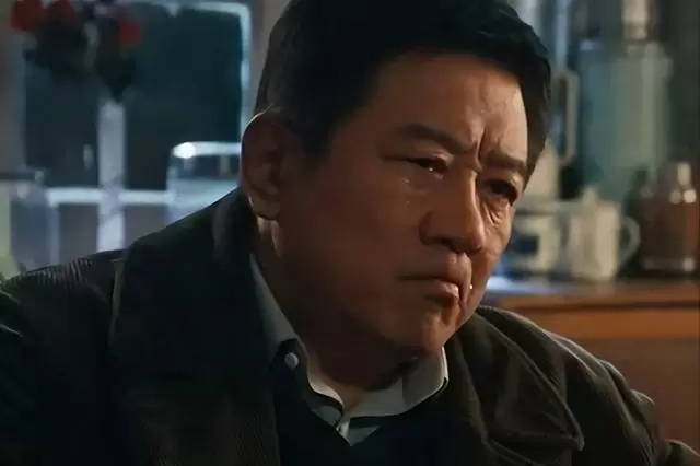 《方圆八百米》大结局:陈红兵一家四口全员悲剧,丁月递药成悲剧起点 | 资讯配图 《方圆八百米》大结局:陈红兵一家四口全员悲剧,丁月递药成悲剧起点 | 资讯配图